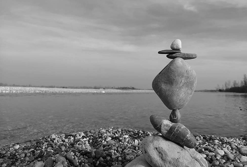 stone-balancing-pietre